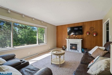 Welcome to coveted Fayal Township! This beautifully updated home - photo 7