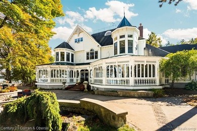 As soon as the gate opens, the quarter-mile driveway leads you - photo 7
