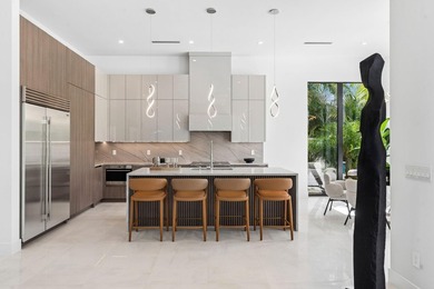 Perfectly positioned in the highly desirable Lake Floresta - photo 8
