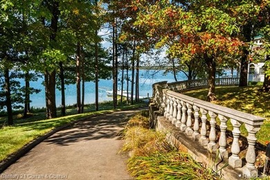 As soon as the gate opens, the quarter-mile driveway leads you - photo 9