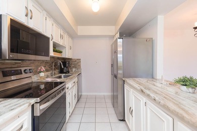 Welcome to Village Lake Condominiums in St. Petersburg! This 2 - photo 7