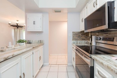 Welcome to Village Lake Condominiums in St. Petersburg! This 2 - photo 9