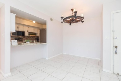 Welcome to Village Lake Condominiums in St. Petersburg! This 2 - photo 10