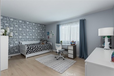 Welcome to the PENTHOUSE level at Elm Plaza in Long Beach, the - photo 21