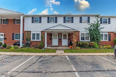 Lake Condo For Sale in Clarkston, Michigan