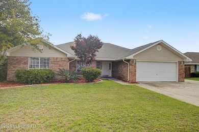 Spacious 3BR/2BA home in a convenient location close to shopping - photo 1
