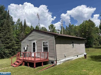 This year round cabin situated on 40 acres is perfect for the - photo 1
