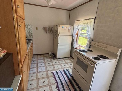This year round cabin situated on 40 acres is perfect for the - photo 8