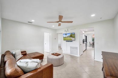 Beautifully maintained 3-bedroom, 2-bath home in highly - photo 3