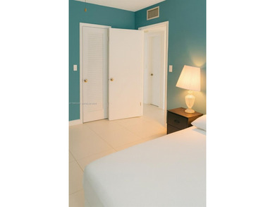 right & Move-In Ready 2/2 in Desirable 55+ Community -- Best