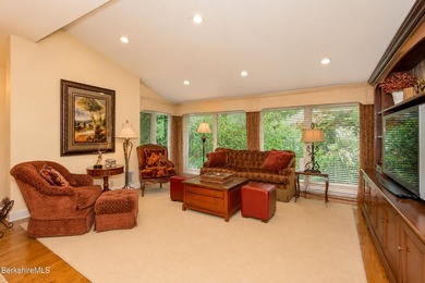 Experience refined Berkshire living at Coldbrooke East, where - photo 9