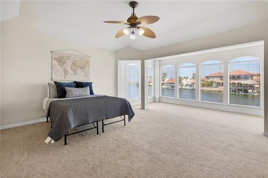Refined coastal living in a quiet, sought-after enclave of North - photo 29