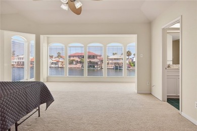Refined coastal living in a quiet, sought-after enclave of North - photo 30