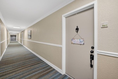 Perfectly positioned between two marinas, this one-bedroom - photo 7