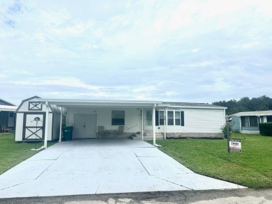 (private lake, pond, creek) Home For Sale in Wildwood Florida