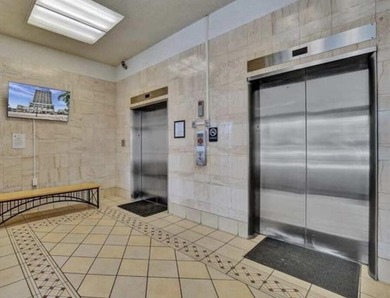 Rare corner residence in the heart of Downtown Hollywood - photo 14