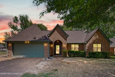 SINGLE LEVEL. LARGE PRIMARY SUITE. 3 BEDS + OFFICE. NEW GRANITE! - photo 2