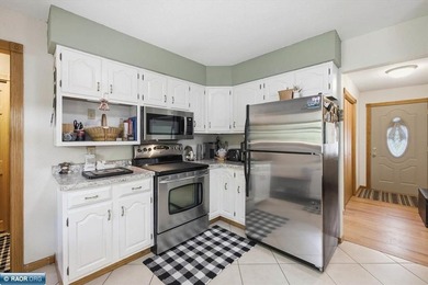 Welcome home to this beautifully maintained 4-bedroom, 2-bath - photo 5