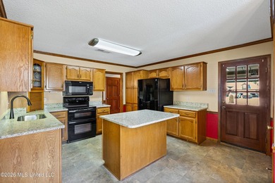 SINGLE LEVEL. LARGE PRIMARY SUITE. 3 BEDS + OFFICE. NEW GRANITE! - photo 9