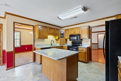 SINGLE LEVEL. LARGE PRIMARY SUITE. 3 BEDS + OFFICE. NEW GRANITE! - photo 10