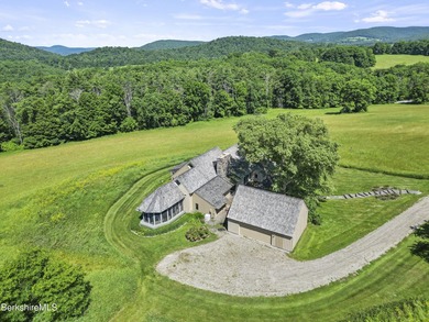 Uncommonly Superb View -- A Vermont Meadow Retreat Tucked - photo 4