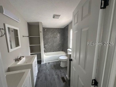 Completely remodeled double-wide in excellent condition! This - photo 11