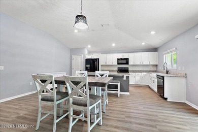 Welcome Home... to this well maintained property in the highly - photo 4