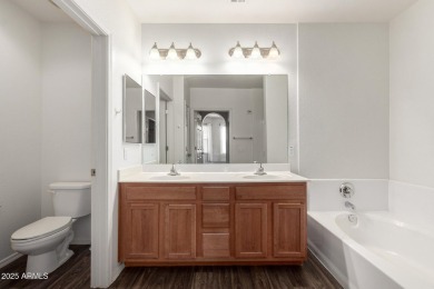 Gorgeous Condominium with split floor plan in Surprise!