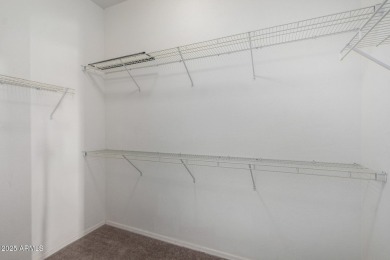 Gorgeous Condominium with split floor plan in Surprise!