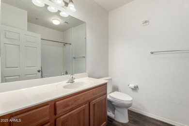 Gorgeous Condominium with split floor plan in Surprise!