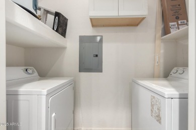 Gorgeous Condominium with split floor plan in Surprise!