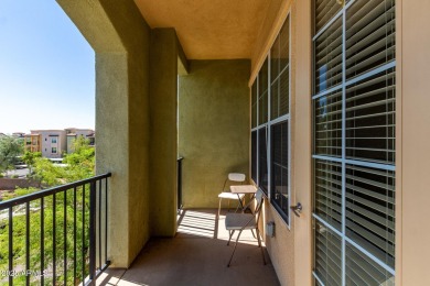 Gorgeous Condominium with split floor plan in Surprise!