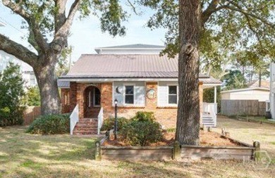 Welcome to Parrot Head Cottage at 912 Jones Avenue-a beautifully - photo 3