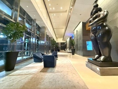 High-rise studio in the heart of the financial center featuring