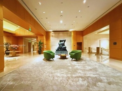 High-rise studio in the heart of the financial center featuring