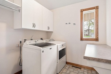 Spacious and versatile, this brick rambler offers nearly 4,000 - photo 16
