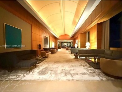 High-rise studio in the heart of the financial center featuring