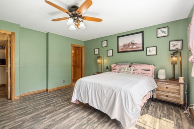 Spacious and versatile, this brick rambler offers nearly 4,000 - photo 21