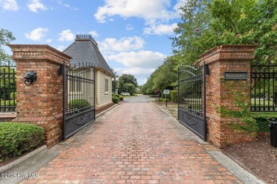 Welcome to the 1707 plan where timeless craftsmanship meets - photo 29
