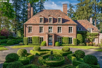Born from the grandeur of Portland's Golden Age, this iconic - photo 47