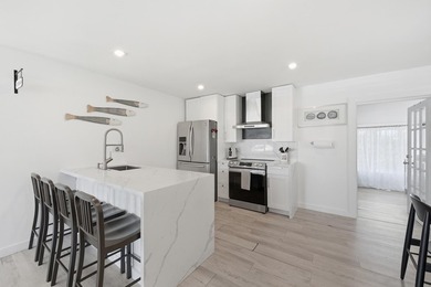 Beautifully updated 2-bedroom, 1-bath home with EXTRA Florida - photo 11