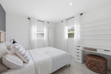 Beautifully updated 2-bedroom, 1-bath home with EXTRA Florida - photo 19