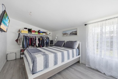 Beautifully updated 2-bedroom, 1-bath home with EXTRA Florida - photo 24
