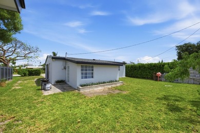 Beautifully updated 2-bedroom, 1-bath home with EXTRA Florida - photo 25