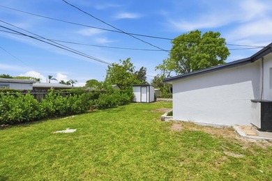 Beautifully updated 2-bedroom, 1-bath home with EXTRA Florida - photo 27