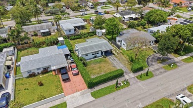 Beautifully updated 2-bedroom, 1-bath home with EXTRA Florida - photo 33