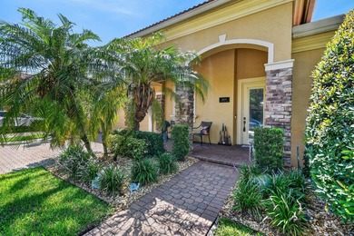 Meticulously maintained 2BR/2BA/2CG villa ideally located close - photo 8