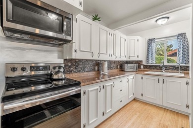 Sparkling clean 3 bedroom 2 bath, home in town. City sewer and - photo 9