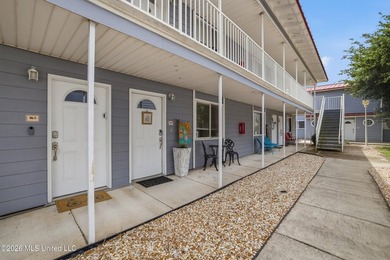 Turnkey Beachside Condo - fully furnished, active established - photo 3