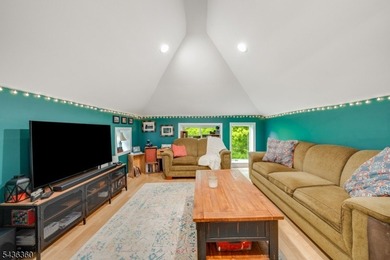 Charming ranch-style home offering 2 Bedrooms / 1 Bathroom in - photo 13